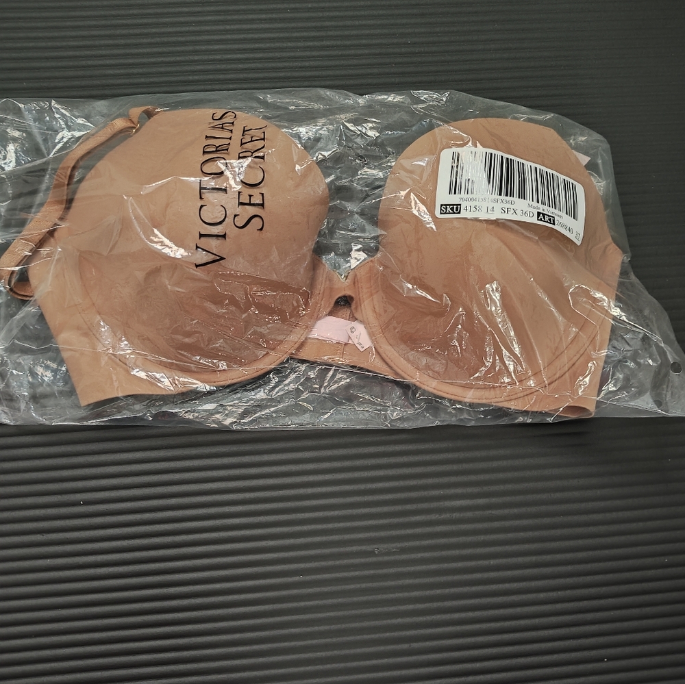 NWT Victoria Secret Angels Love Cloud Demi